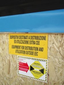 film rivestimento protettivo su una scatola di legno